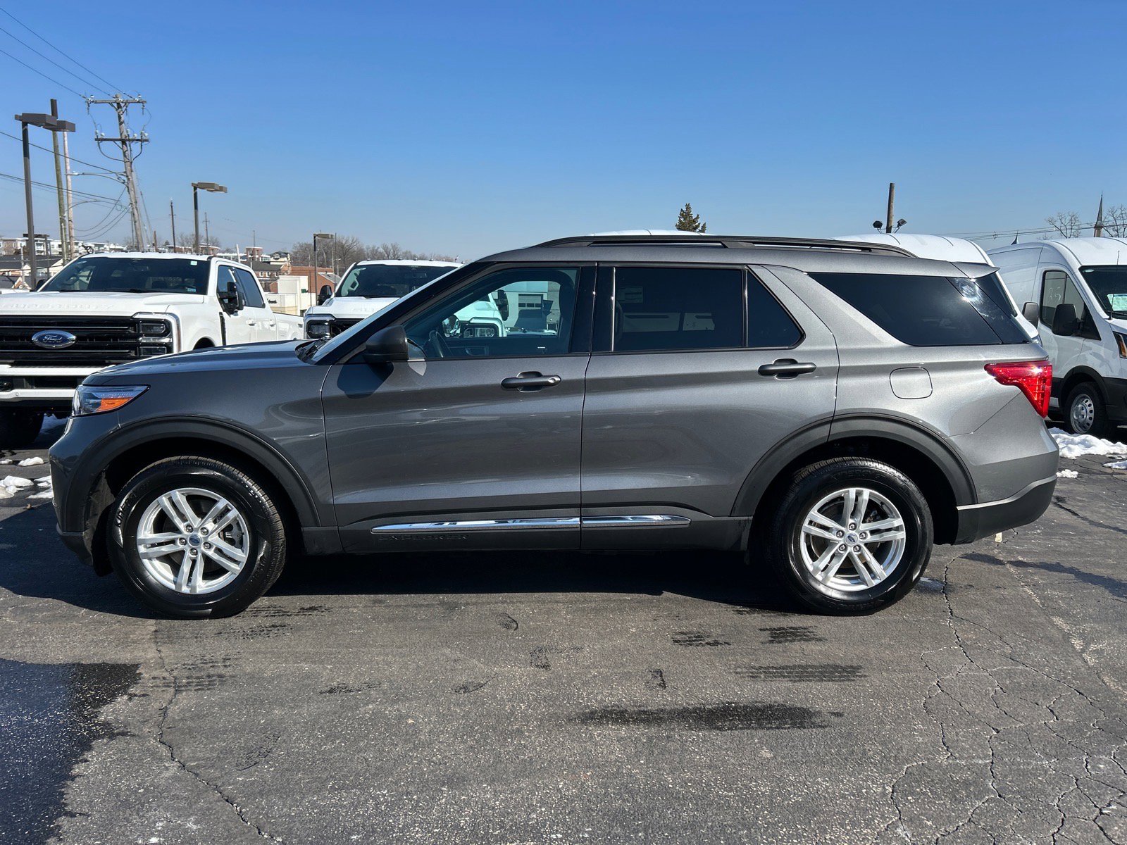 Certified 2023 Ford Explorer XLT AWD/4WD image 4
