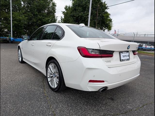 Used 2023 BMW 330e image 12