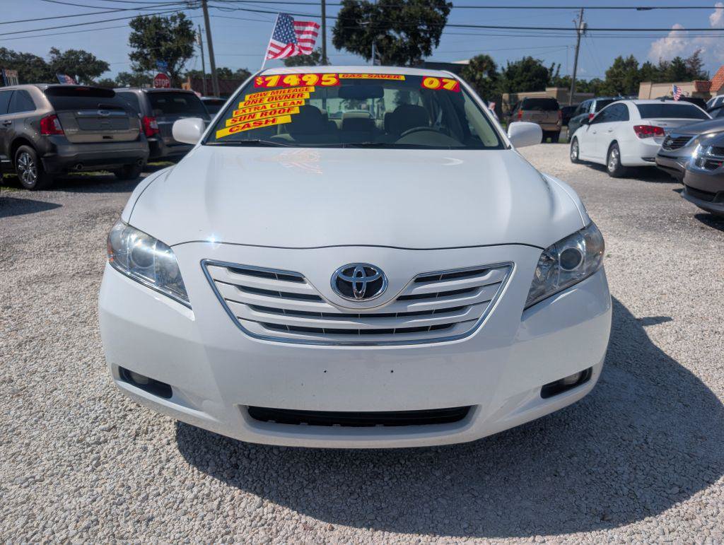 Used 2007 Toyota Camry XLE FWD image 2