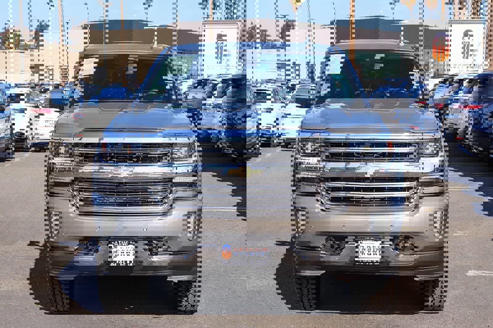 Used 2017 Chevrolet Silverado 1500 High Country image 2