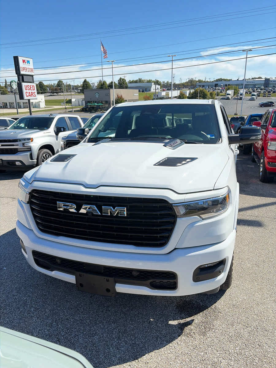 Used 2025 RAM 1500 Laramie w/ Sport Appearance Package AWD/4WD image 12