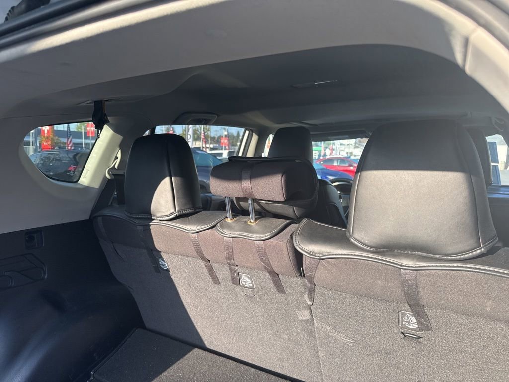 Used 2018 Toyota RAV4 XLE w/ Carpet Mat Package image 19