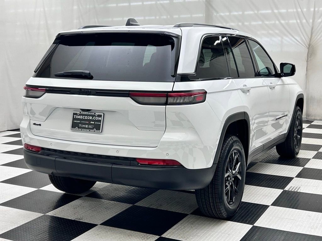 New 2025 Jeep Grand Cherokee Altitude image 7