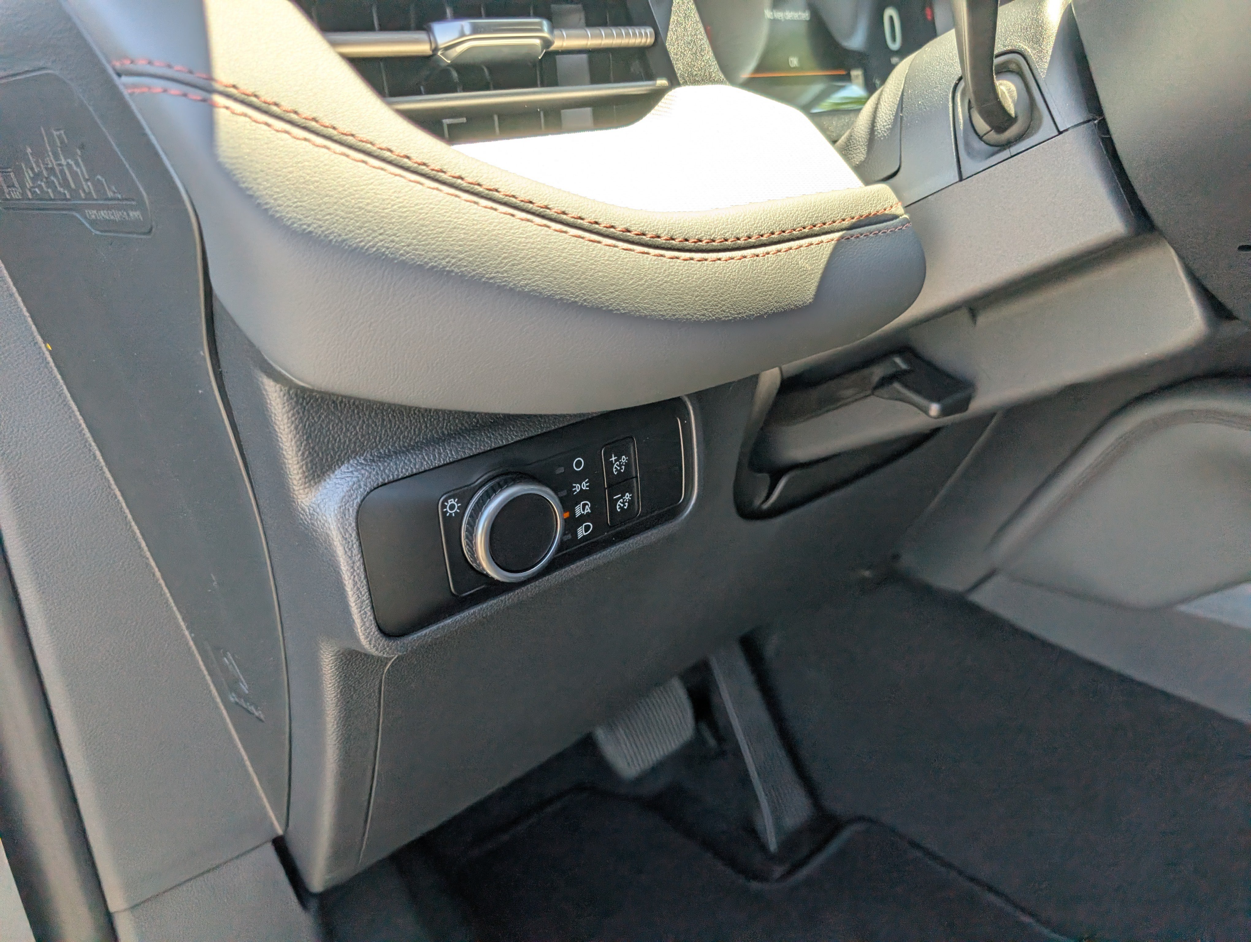 New 2026 Ford Explorer Active AWD/4WD image 18