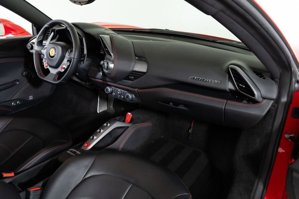 Used 2017 Ferrari 488 GTB RWD image 33