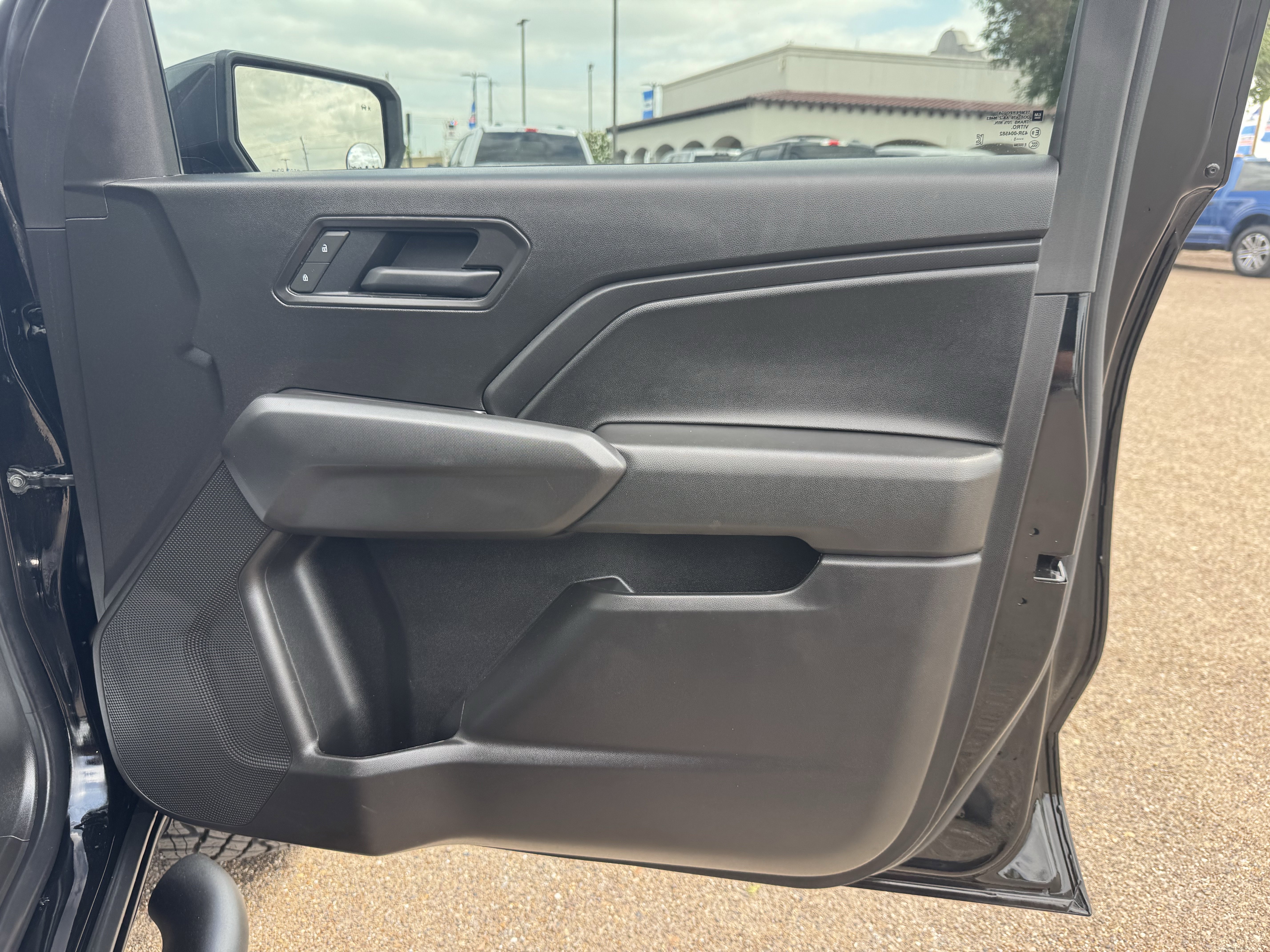 Used 2025 Chevrolet Colorado Trail Boss AWD/4WD image 34