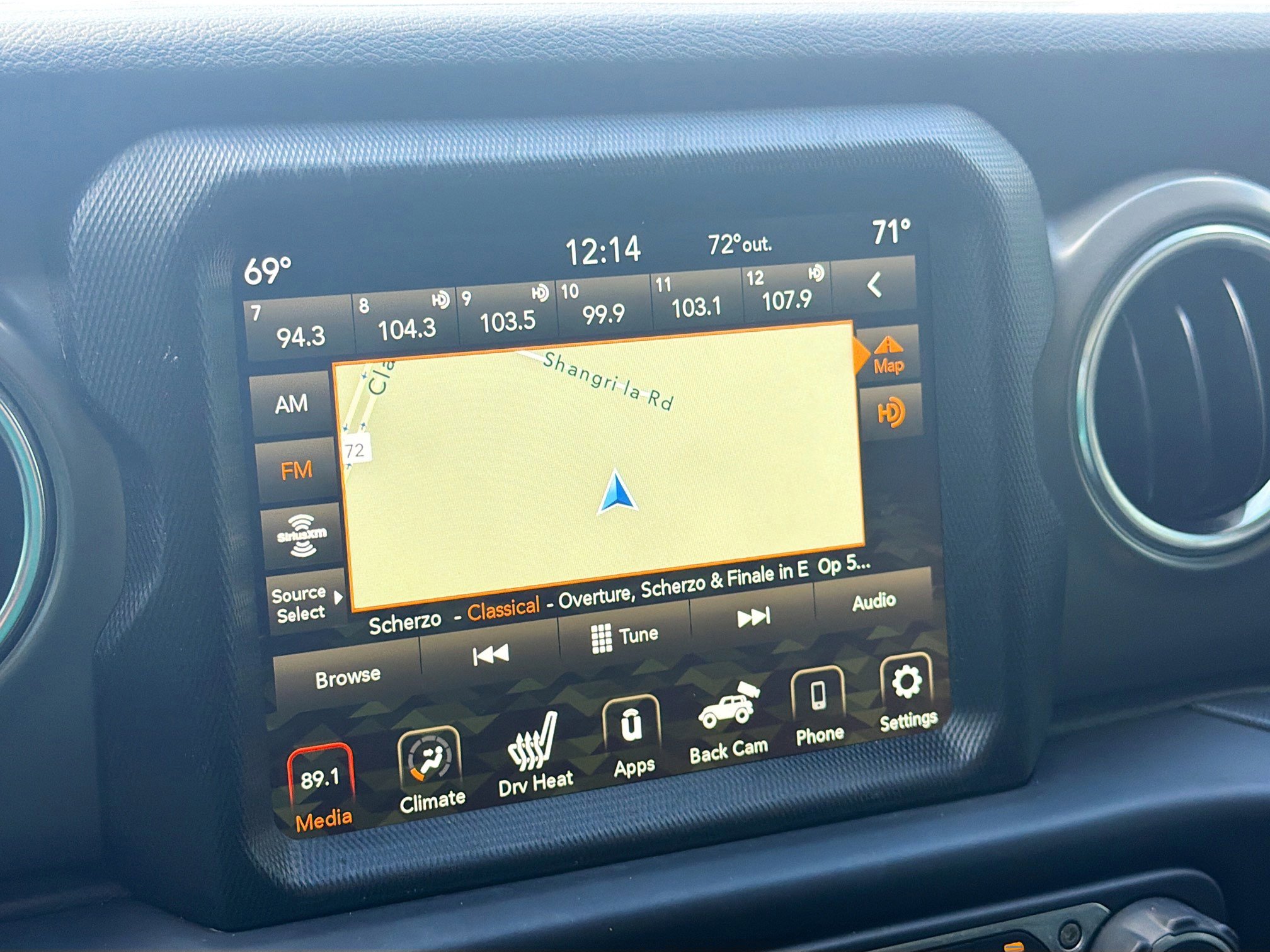 Used 2022 Jeep Wrangler Unlimited Rubicon 4xe w/ Cold Weather Group image 29