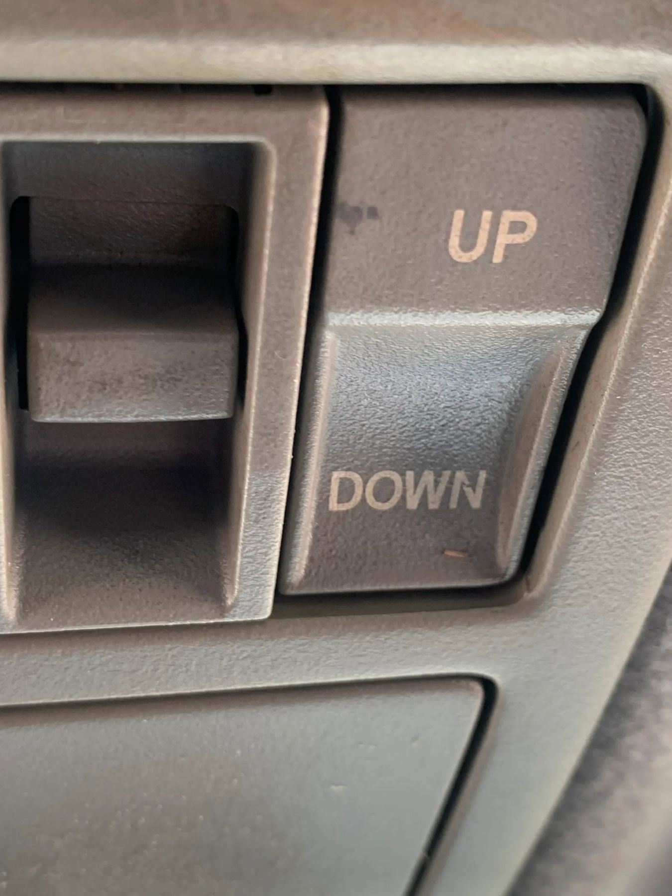 Used 2011 Toyota Camry SE w/ SE Extra-Value Pkg #1 FWD image 17