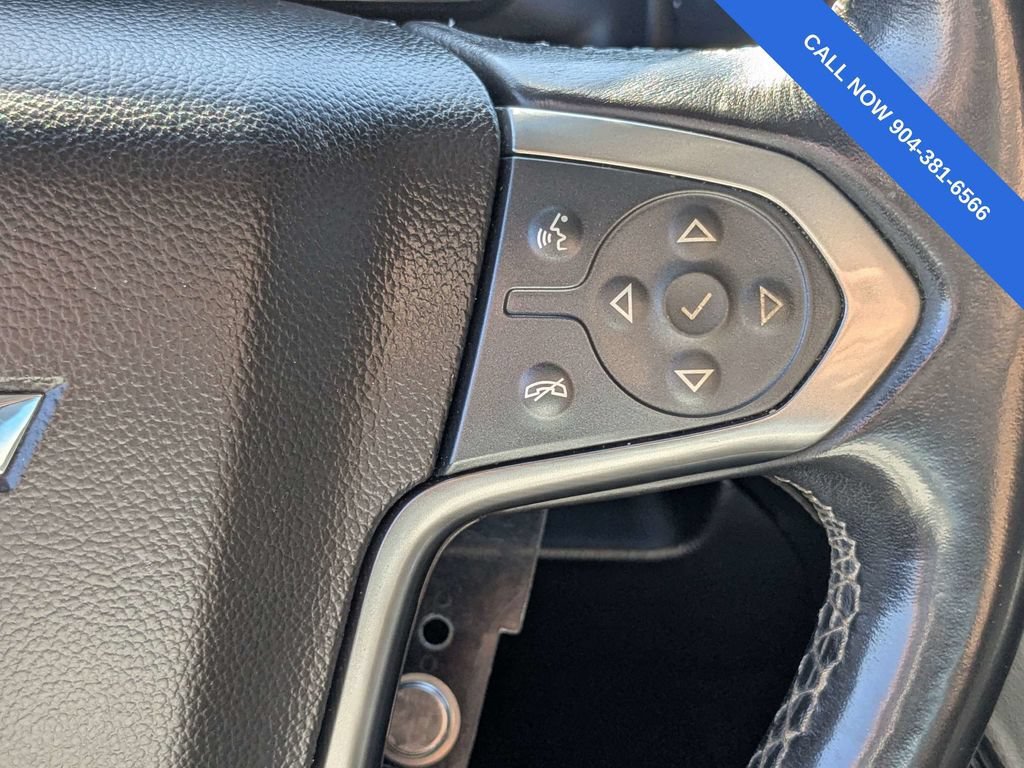 Used 2017 Chevrolet Suburban LT RWD image 30