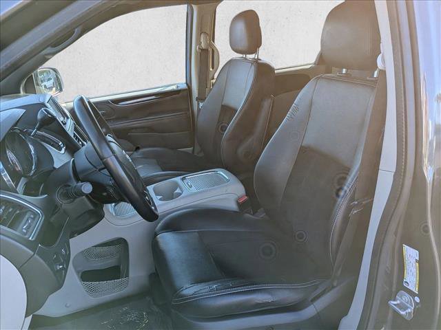 Used 2018 Dodge Grand Caravan SXT FWD image 13