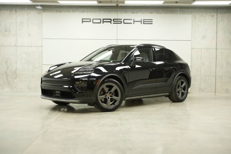 New 2026 Porsche Macan 4 Electric AWD/4WD image 1