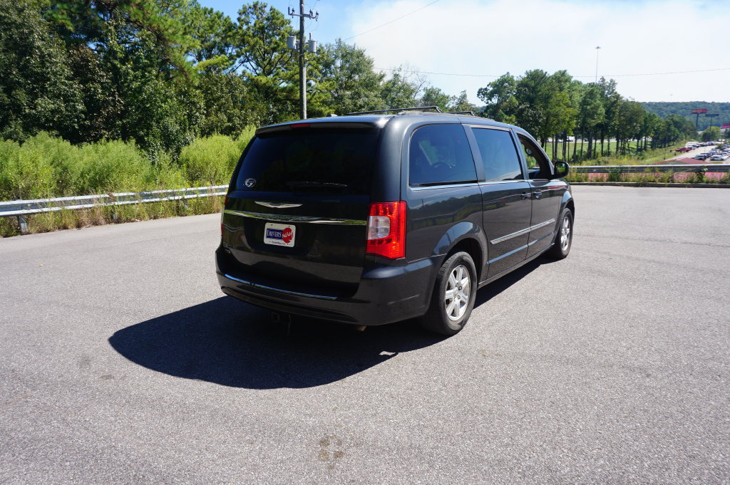 Used 2012 Chrysler Town & Country Touring w/ Entertainment Group #1 FWD image 21