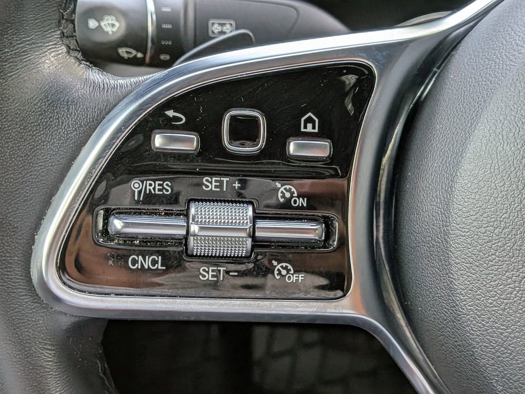 Used 2023 Mercedes-Benz GLC 300 4MATIC Coupe image 25