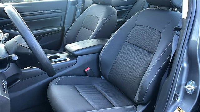 Used 2025 Nissan Altima 2.5 SV image 18