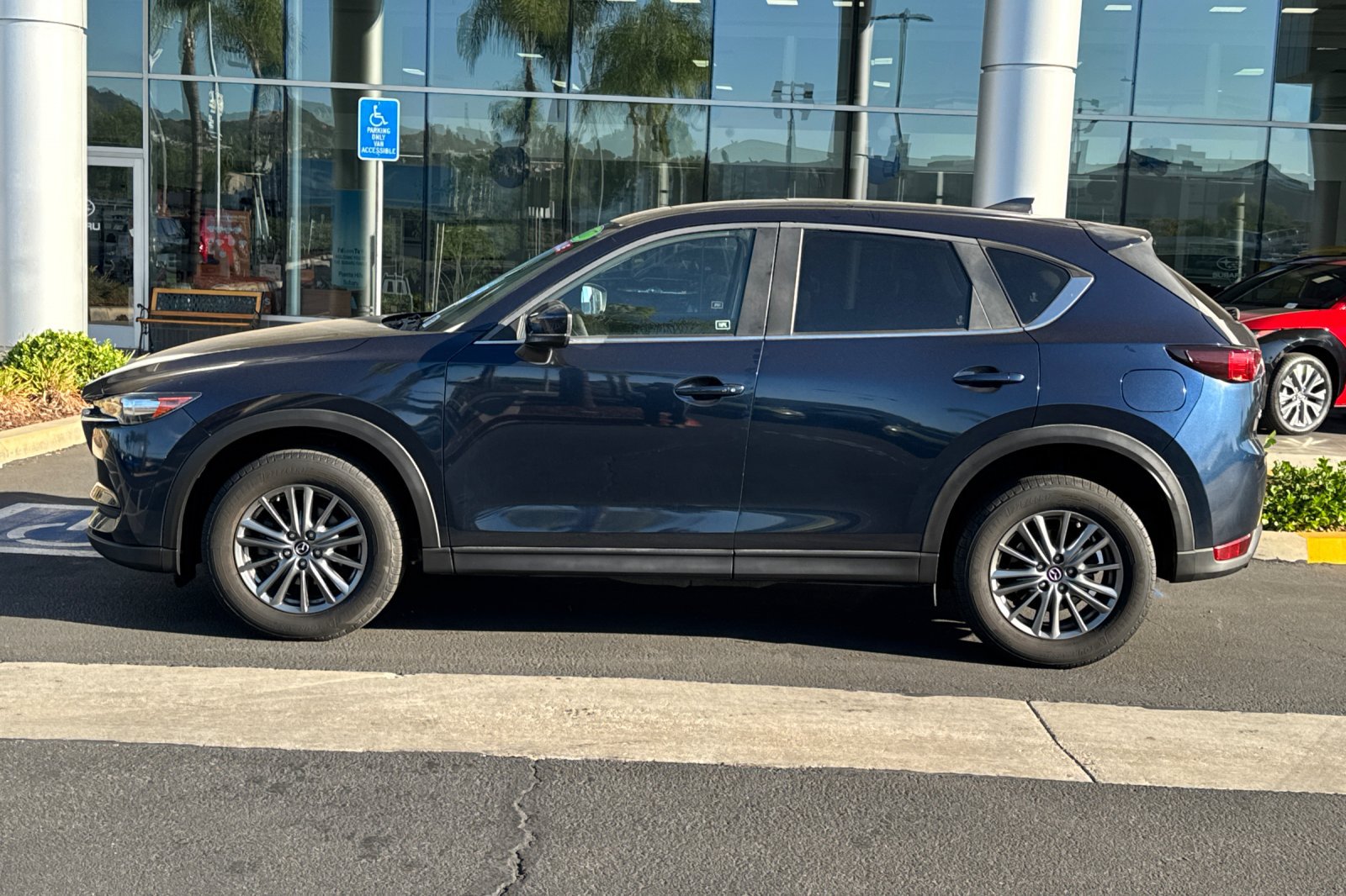 Used 2017 MAZDA CX-5 Touring w/ Preferred Equipment Package FWD image 7