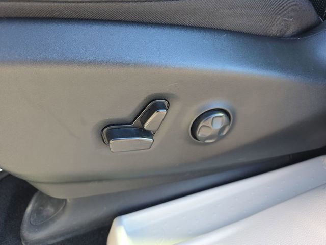 Used 2024 Chrysler Pacifica Limited image 33