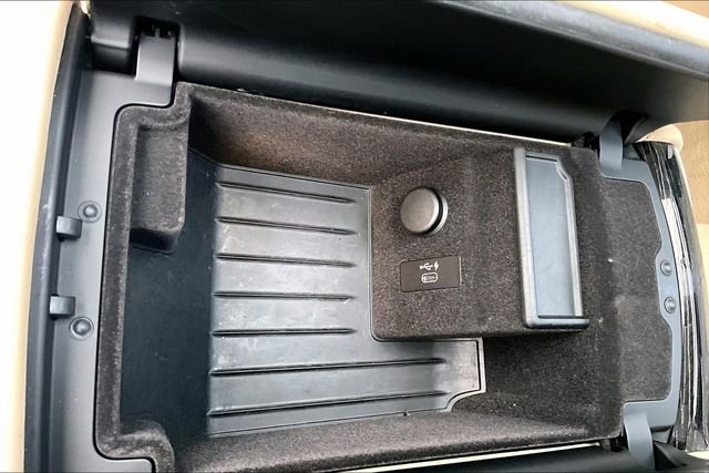 Used 2020 BMW 750i xDrive w/ Executive Package image 16