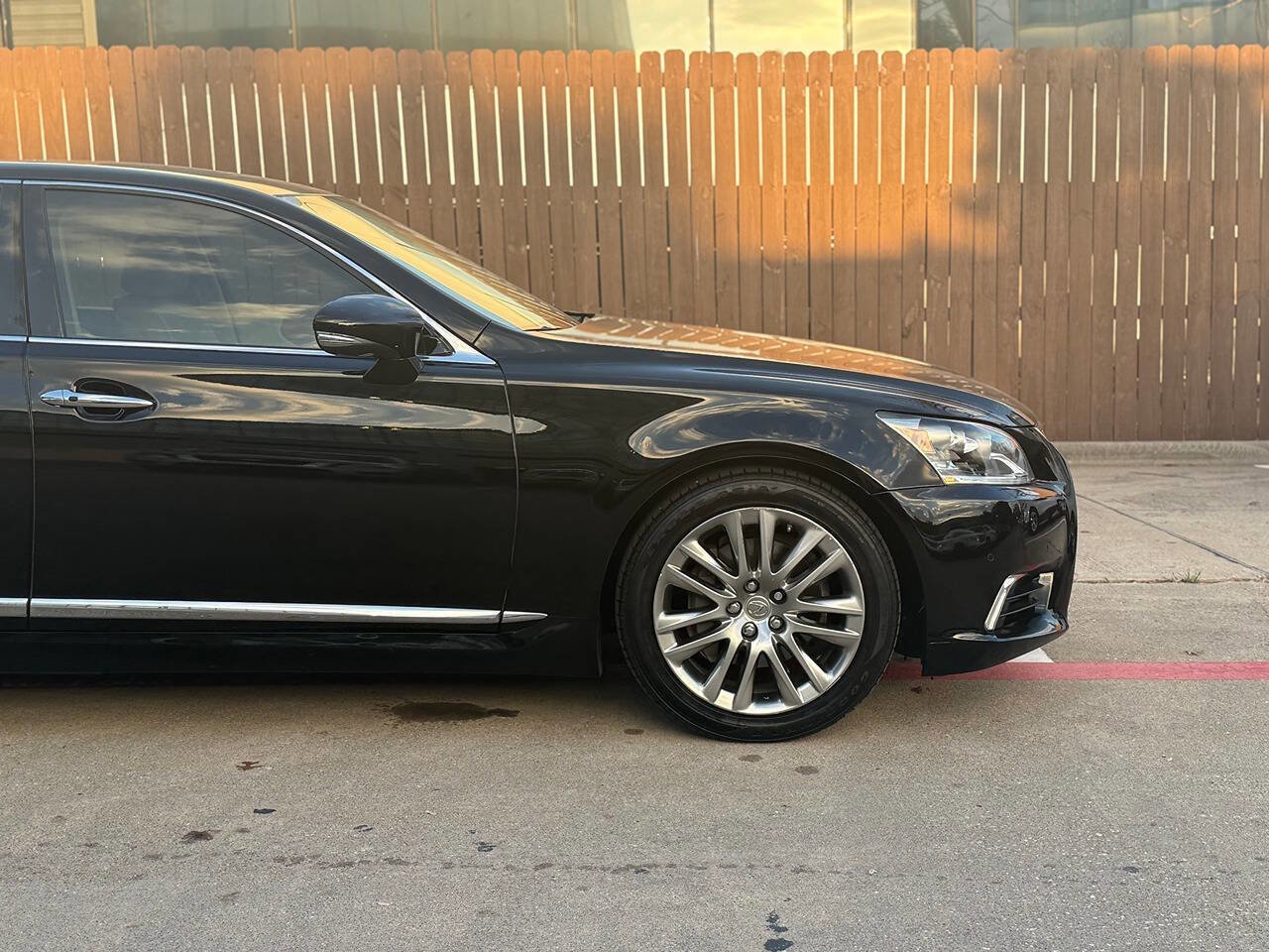 Used 2013 Lexus LS 460 w/ Comfort Pkg image 11