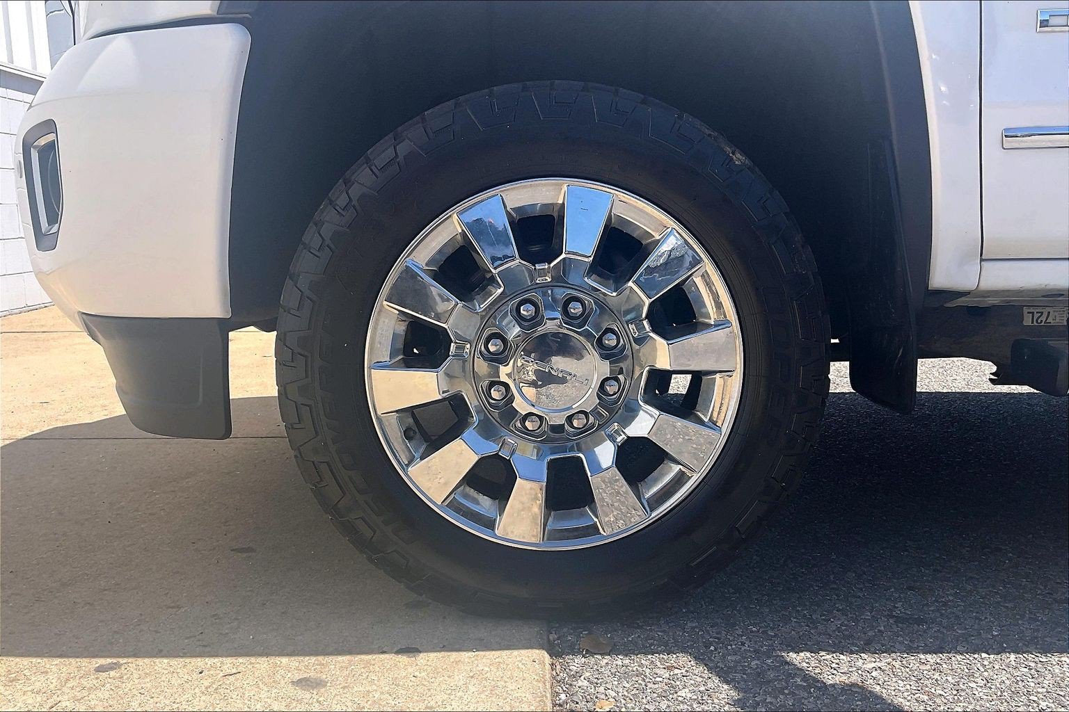 Used 2016 GMC Sierra 2500 Denali w/ Duramax Plus Package AWD/4WD image 11