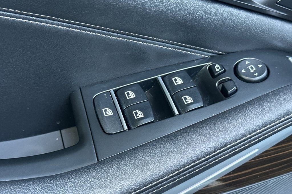 Used 2023 BMW X5 sDrive40i w/ M Sport Package image 11