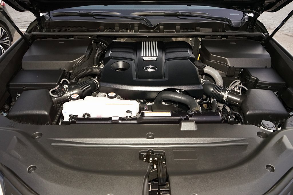 Used 2025 Lexus LX 600 4WD w/ Luxury Package image 35