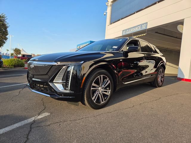 Certified 2025 Cadillac Lyriq Luxury w/ LPO, Floor Liner Package AWD/4WD image 2