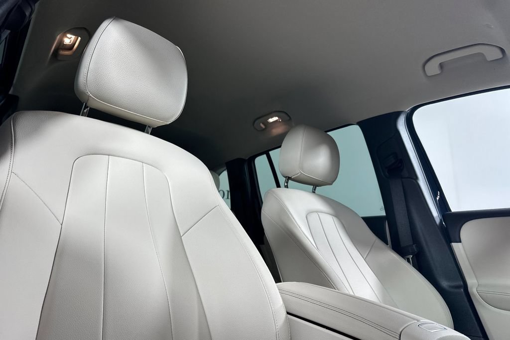 Used 2022 Mercedes-Benz GLB 250 4MATIC image 22