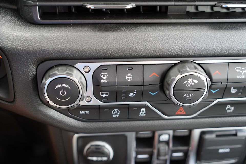 New 2025 Jeep Wrangler Sport S image 13
