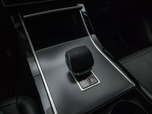 New 2026 Land Rover Range Rover Velar S image 25