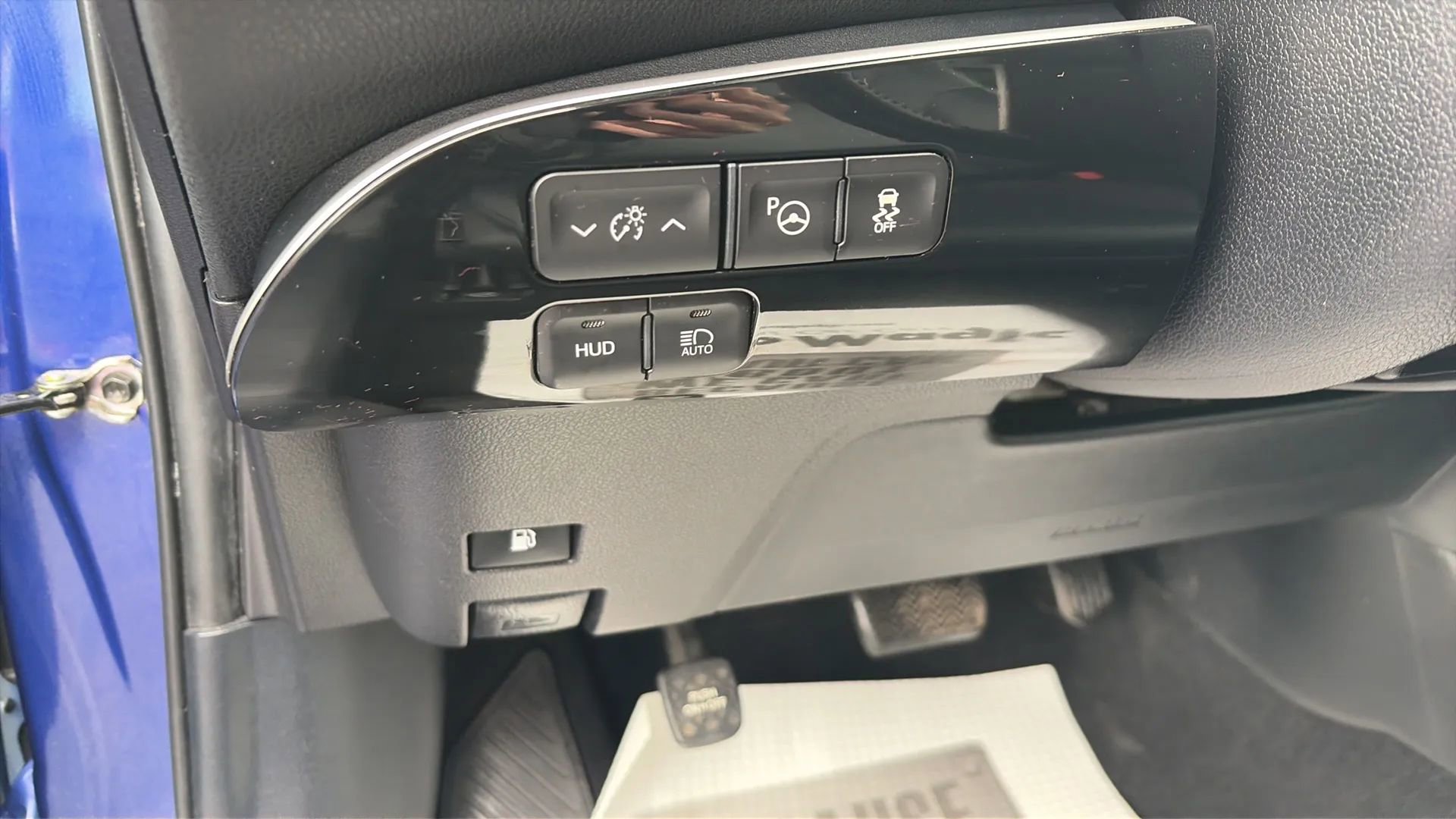 Used 2017 Toyota Prius Four Touring image 12