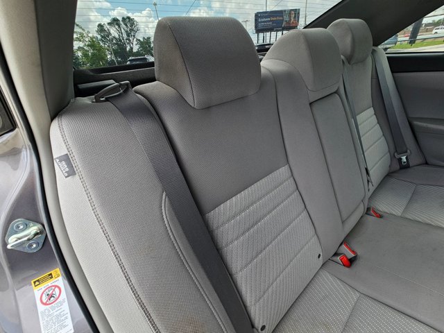 Used 2015 Toyota Camry LE FWD image 18