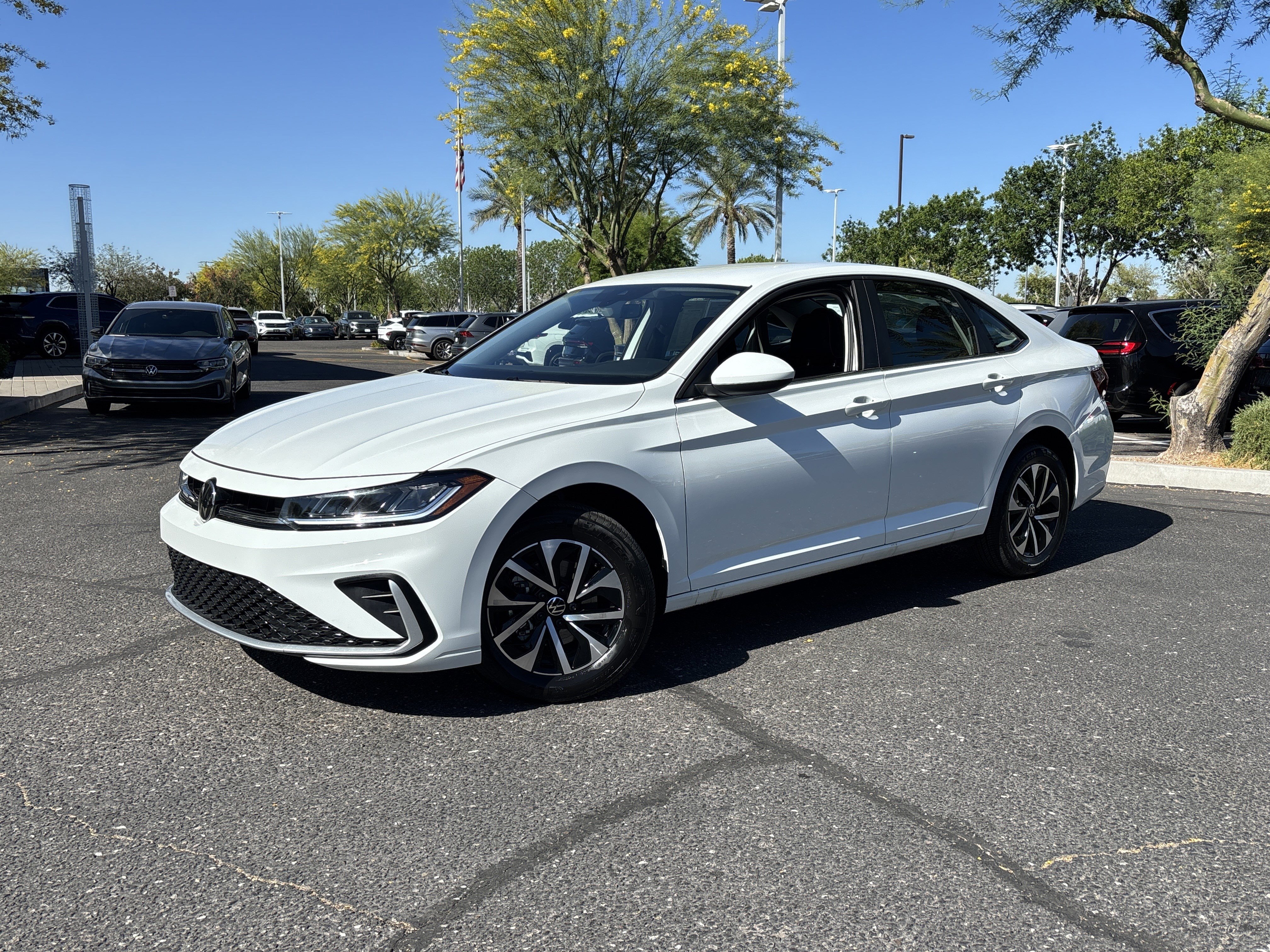 Used 2025 Volkswagen Jetta S image 31