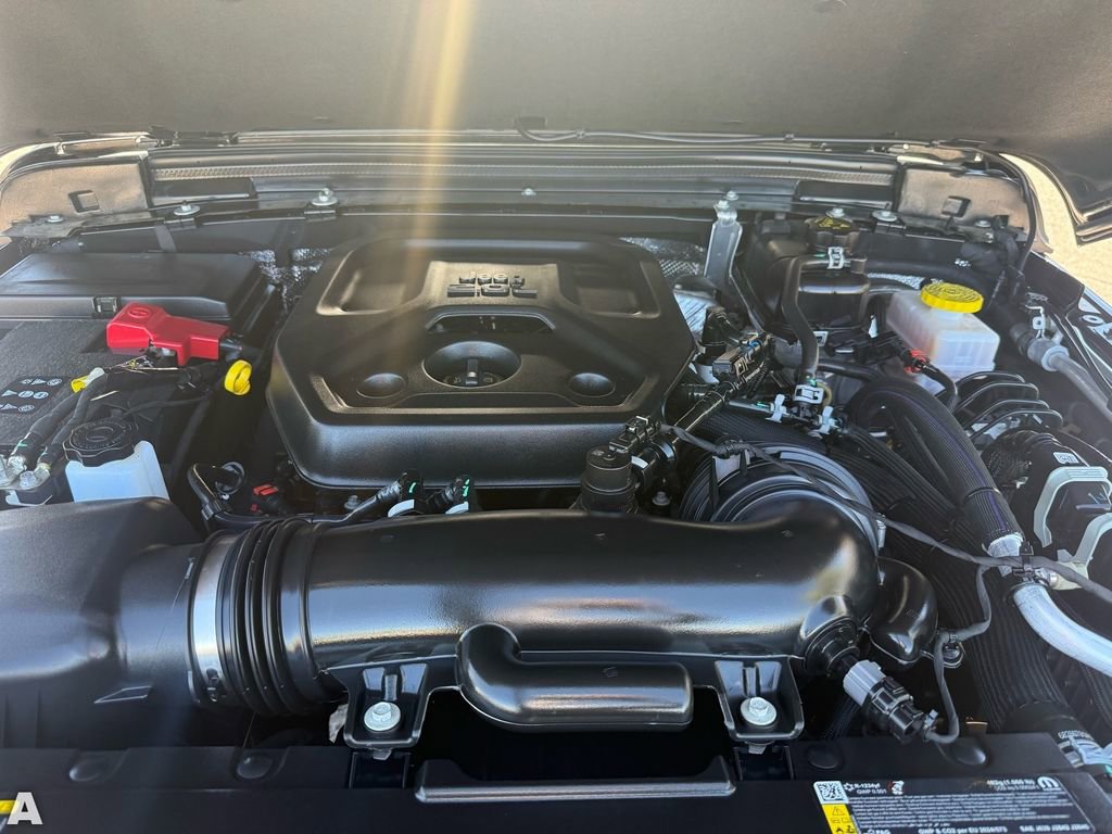 Used 2025 Jeep Wrangler Sport S image 31