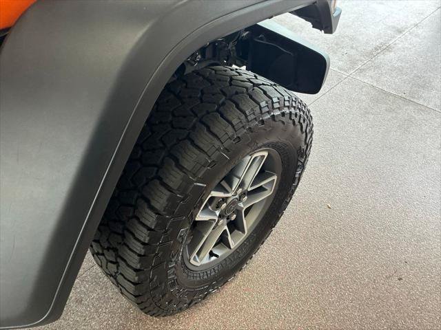 Certified 2025 Jeep Gladiator Mojave w/ Convenience Group AWD/4WD image 40