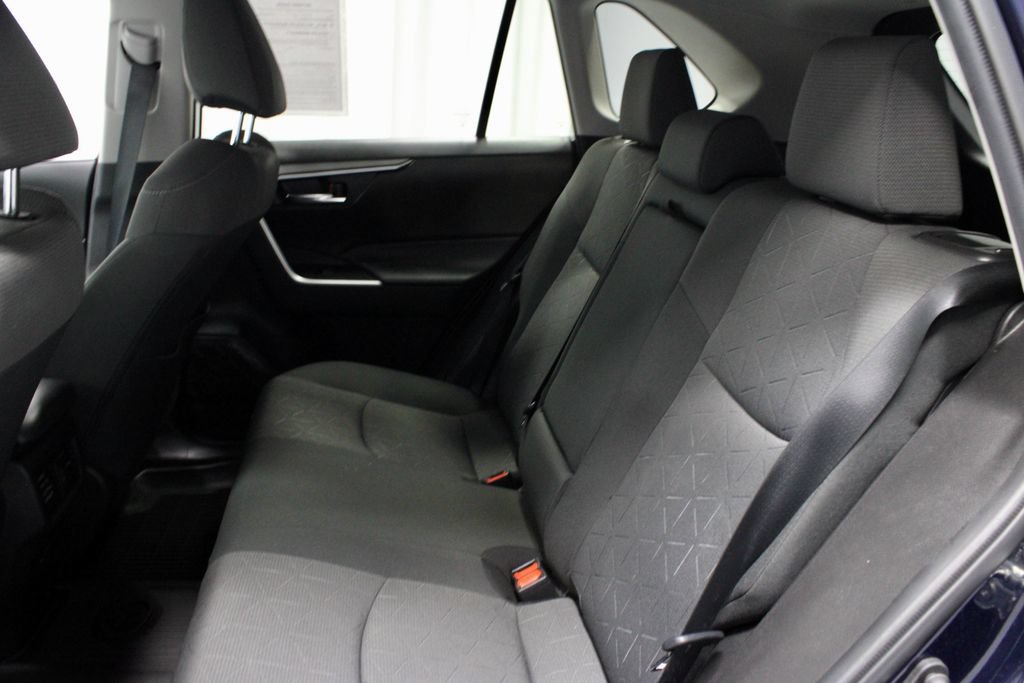 Used 2022 Toyota RAV4 XLE AWD/4WD image 21