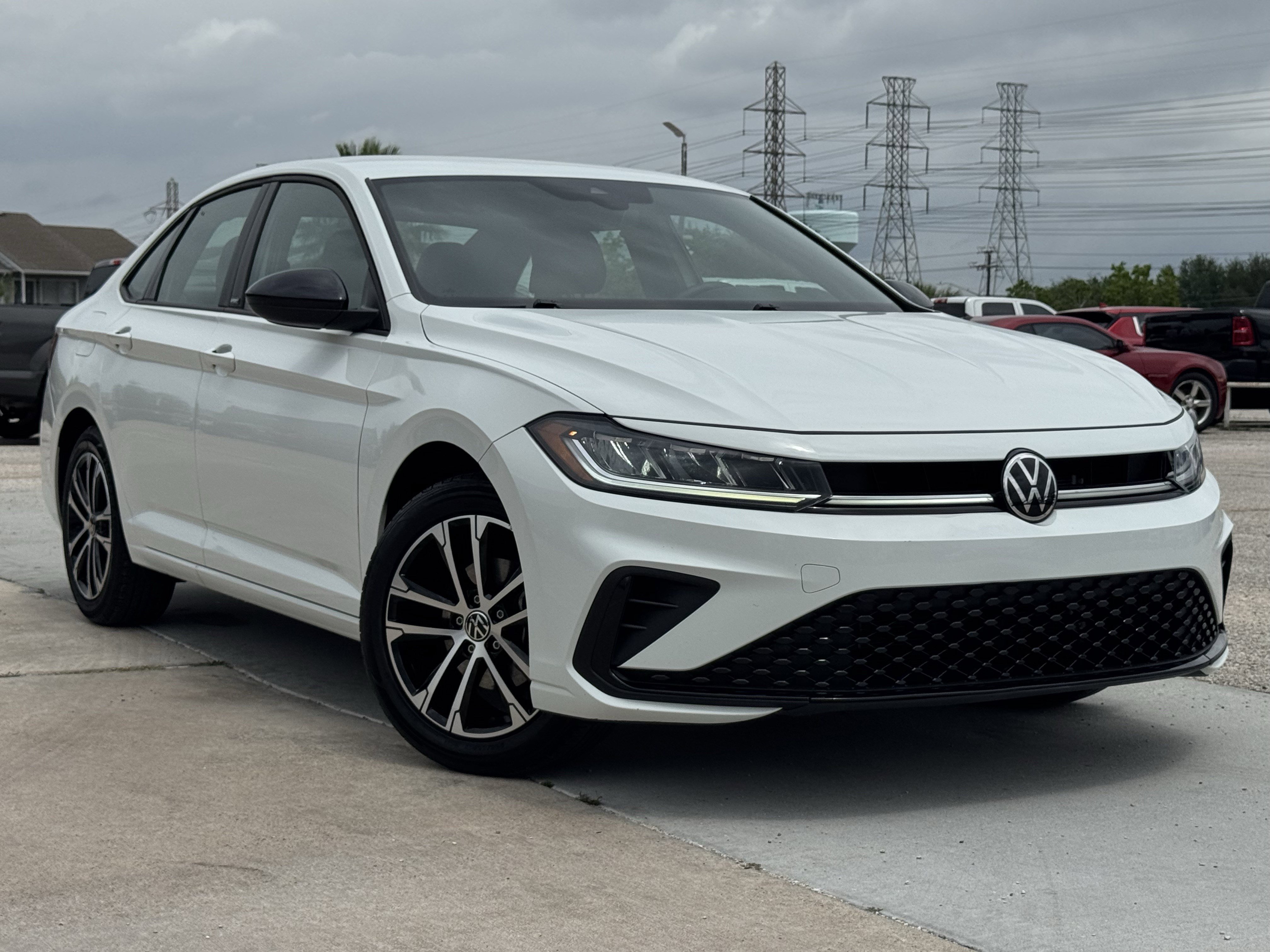 Used 2025 Volkswagen Jetta Sport FWD image 2