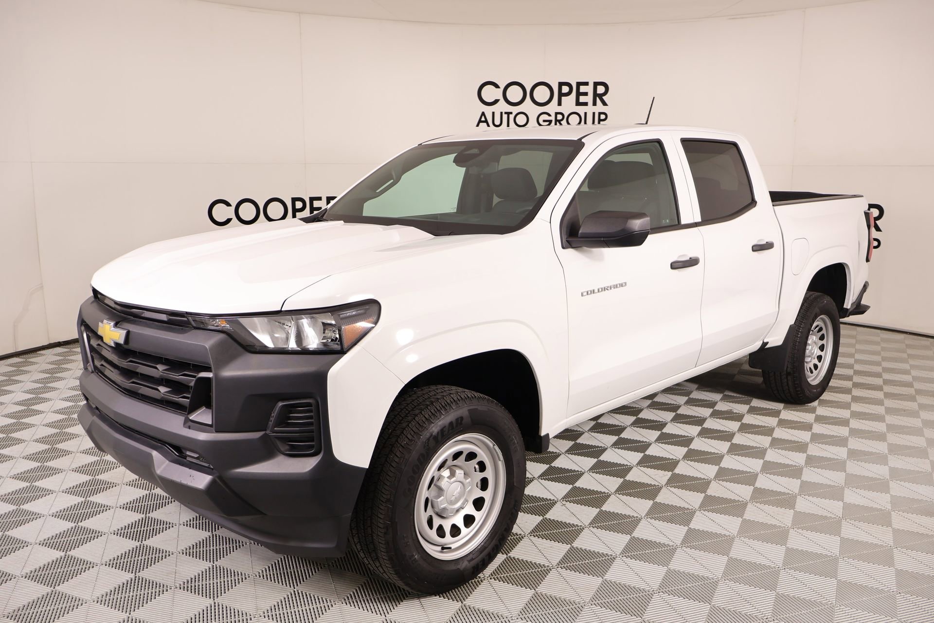 Used 2024 Chevrolet Colorado W/T image 9