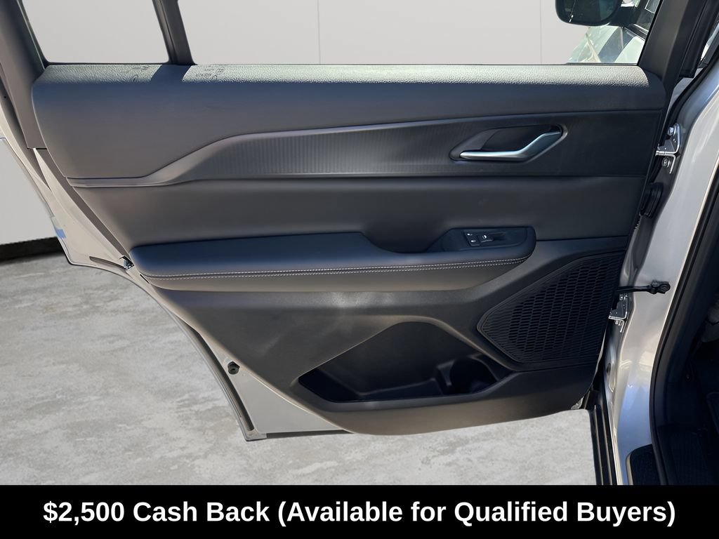 New 2025 Jeep Grand Cherokee L Laredo w/ Luxury Tech Group I RWD image 21