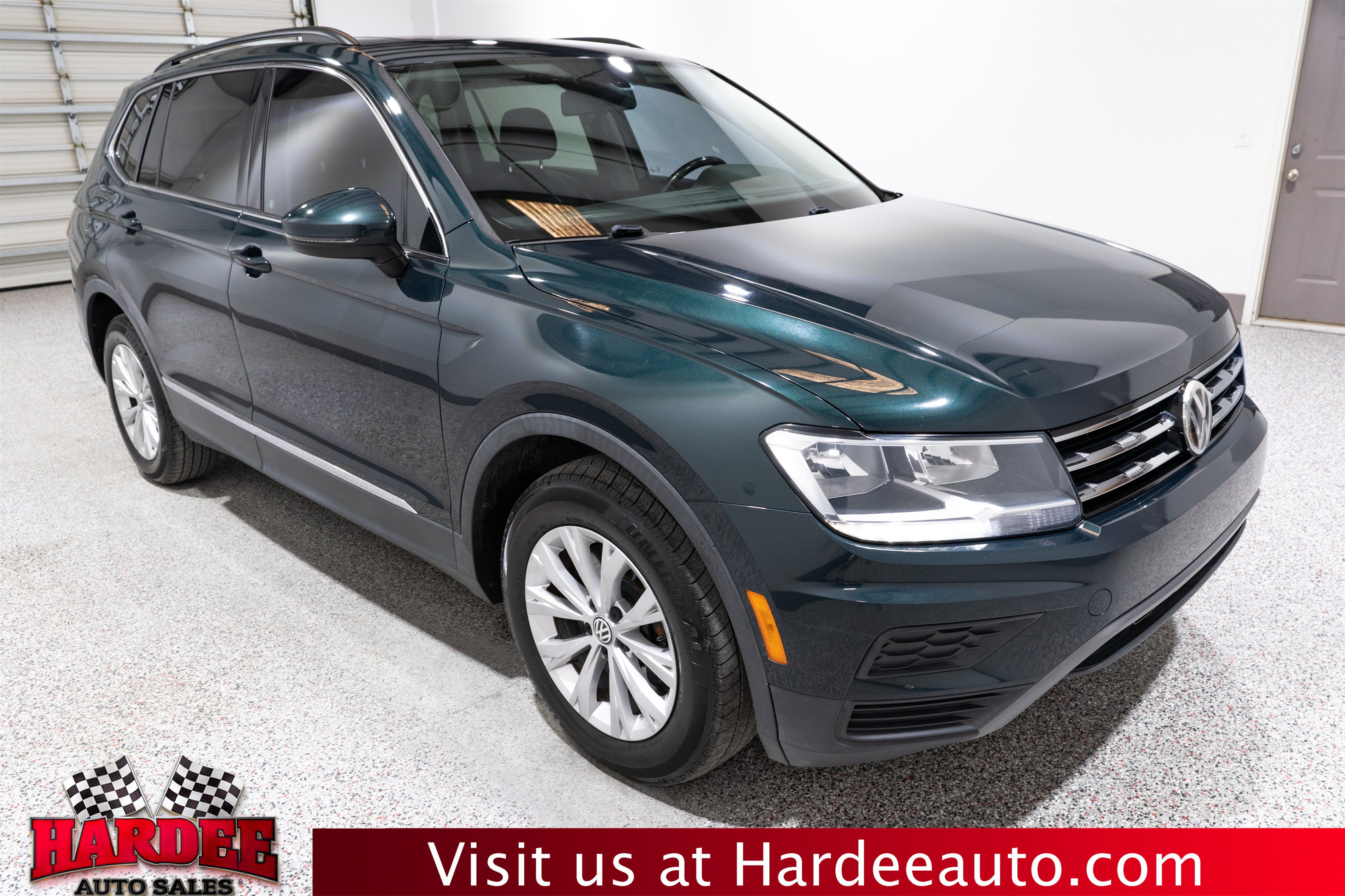 Used 2018 Volkswagen Tiguan SE w/ Panoramic Sunroof Package FWD image 6