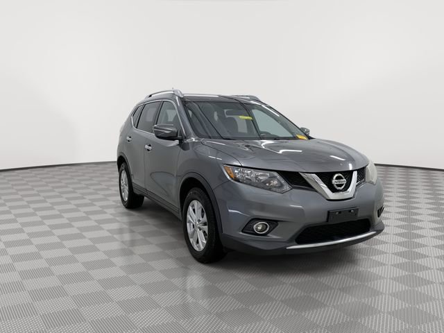 Used 2015 Nissan Rogue SV image 2