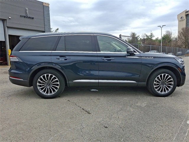 Used 2023 Lincoln Aviator Reserve w/ Equipment Group 201A image 7