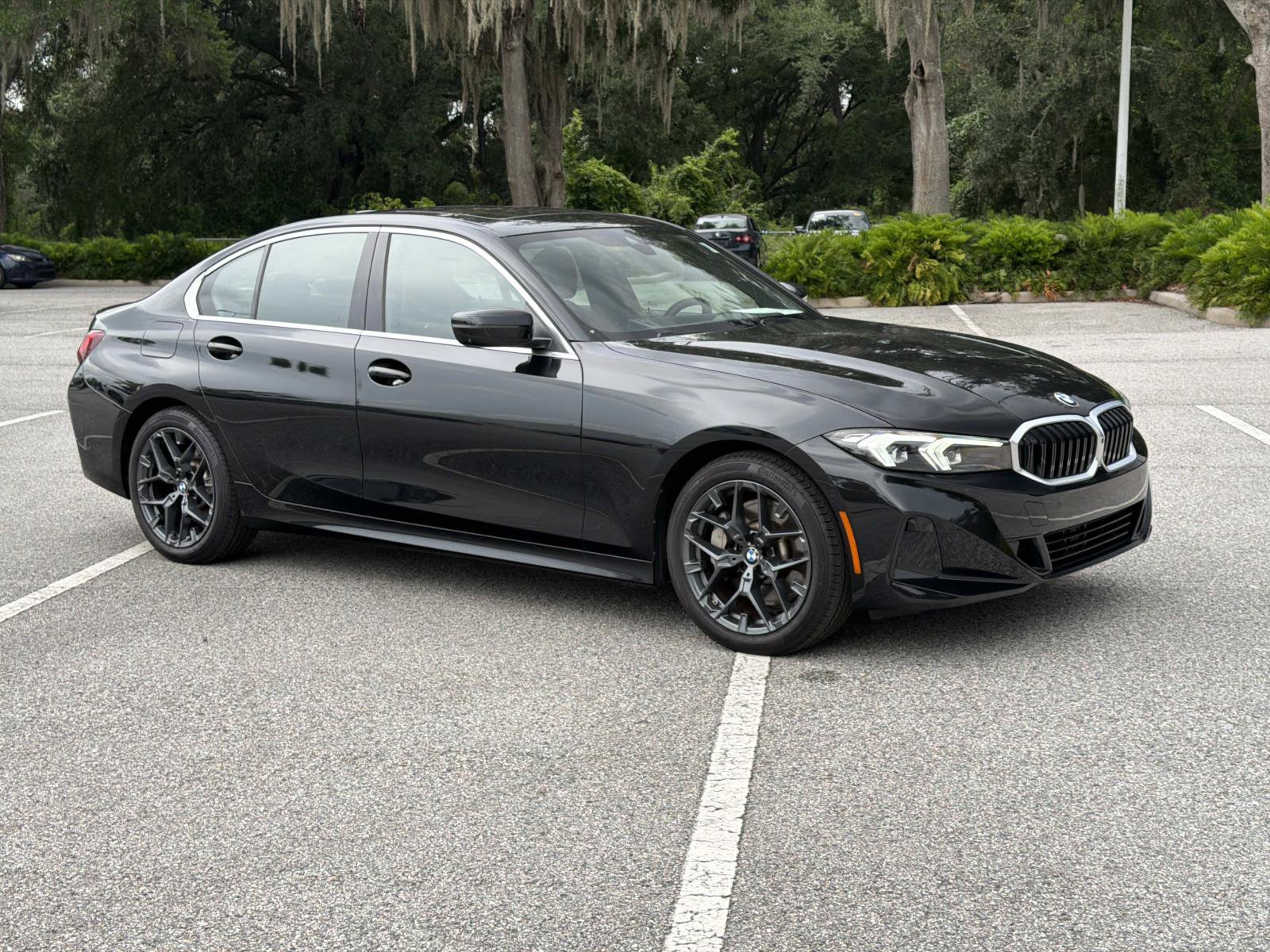 Certified 2025 BMW 330i Sedan RWD image 2