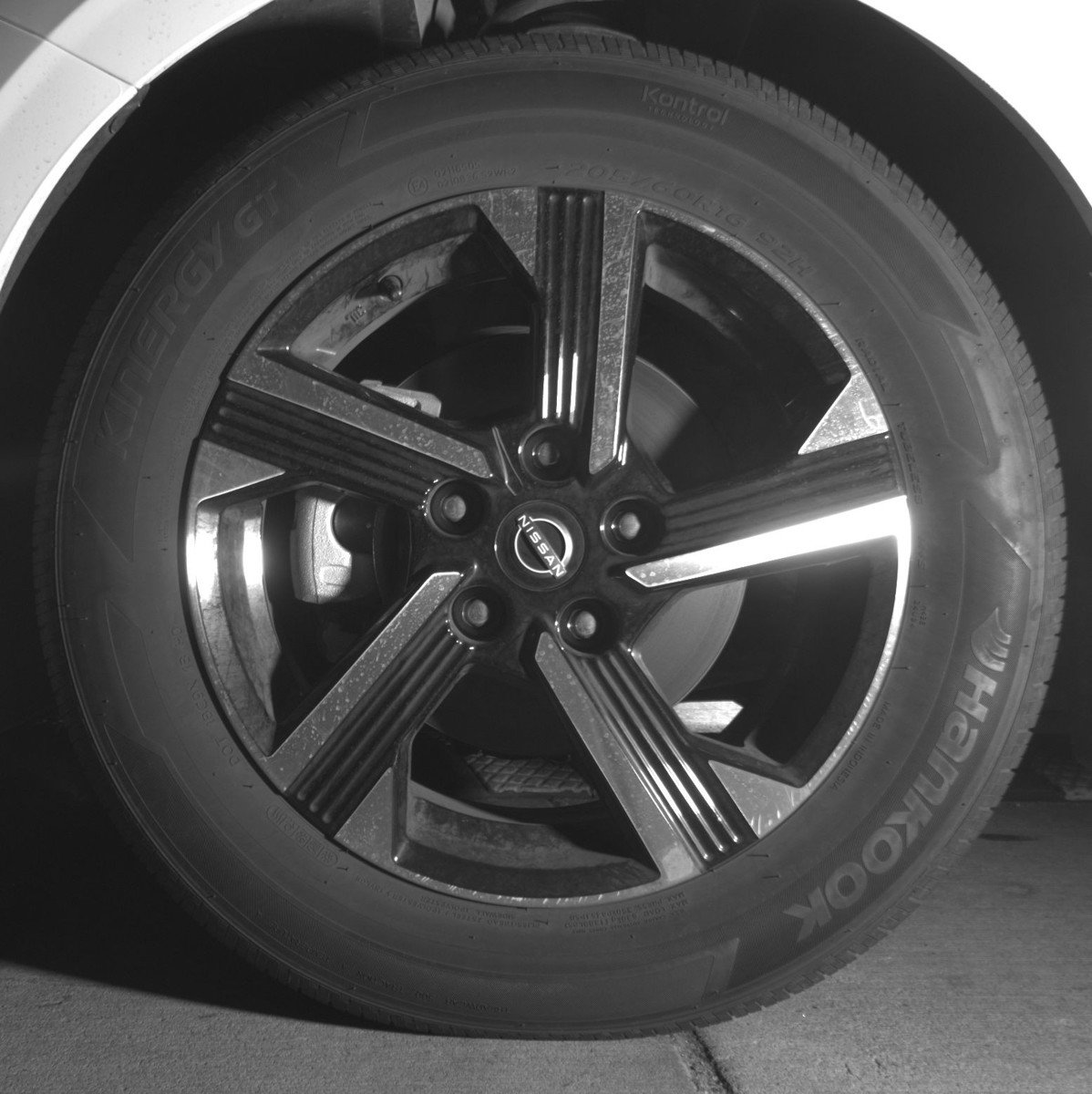 Used 2025 Nissan Sentra SV FWD image 12