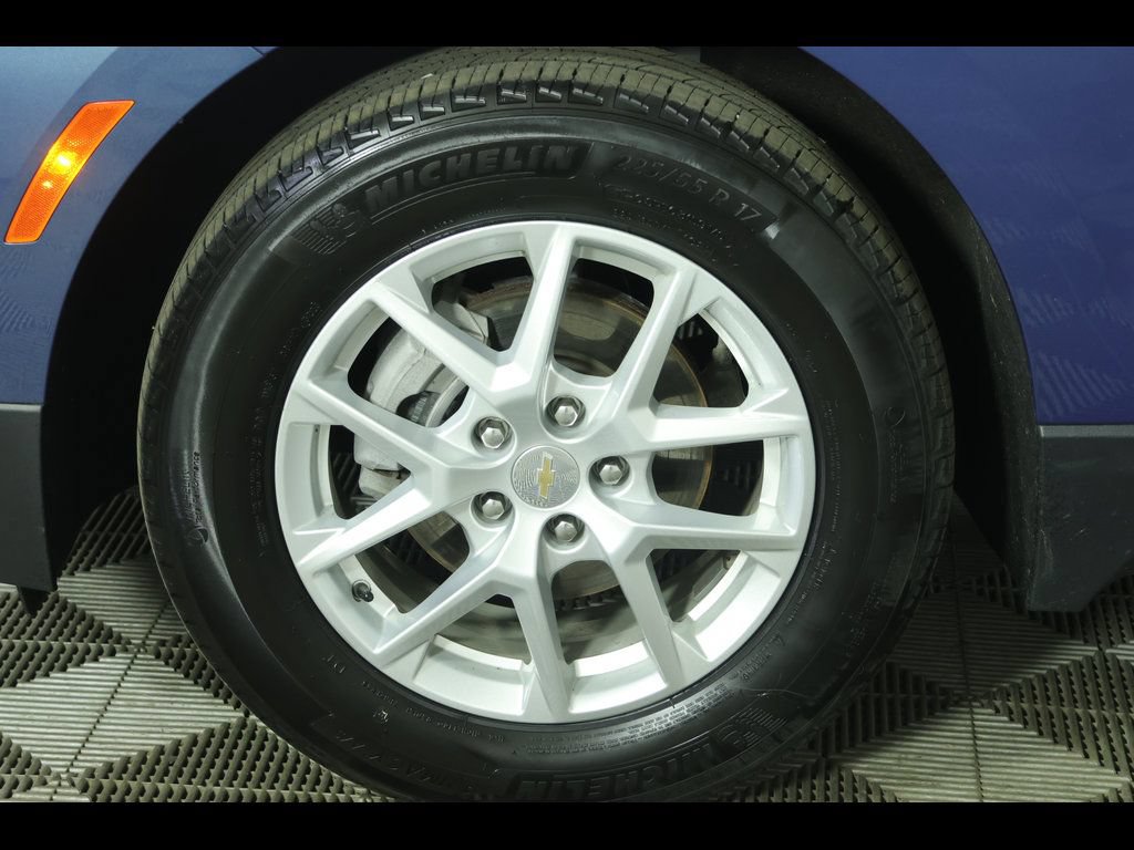 Used 2024 Chevrolet Equinox LS w/ Driver Confidence II Package FWD image 5