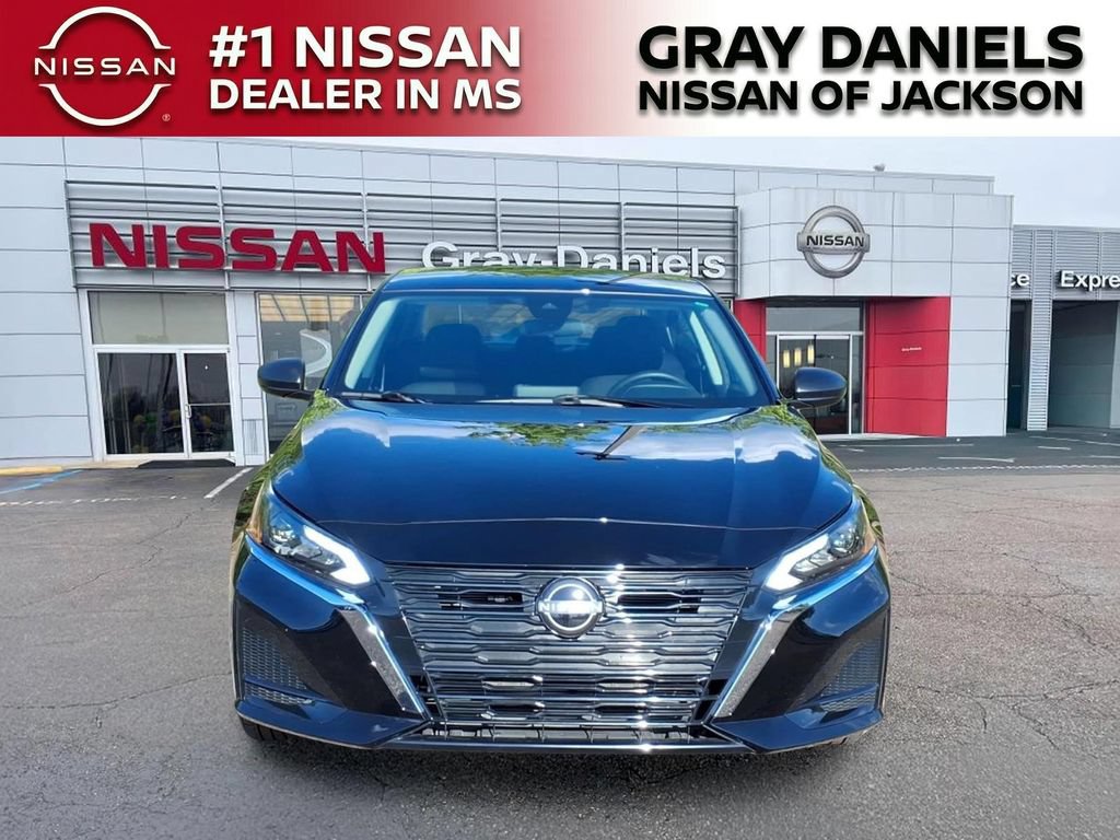 Certified 2025 Nissan Altima 2.5 SV FWD image 2