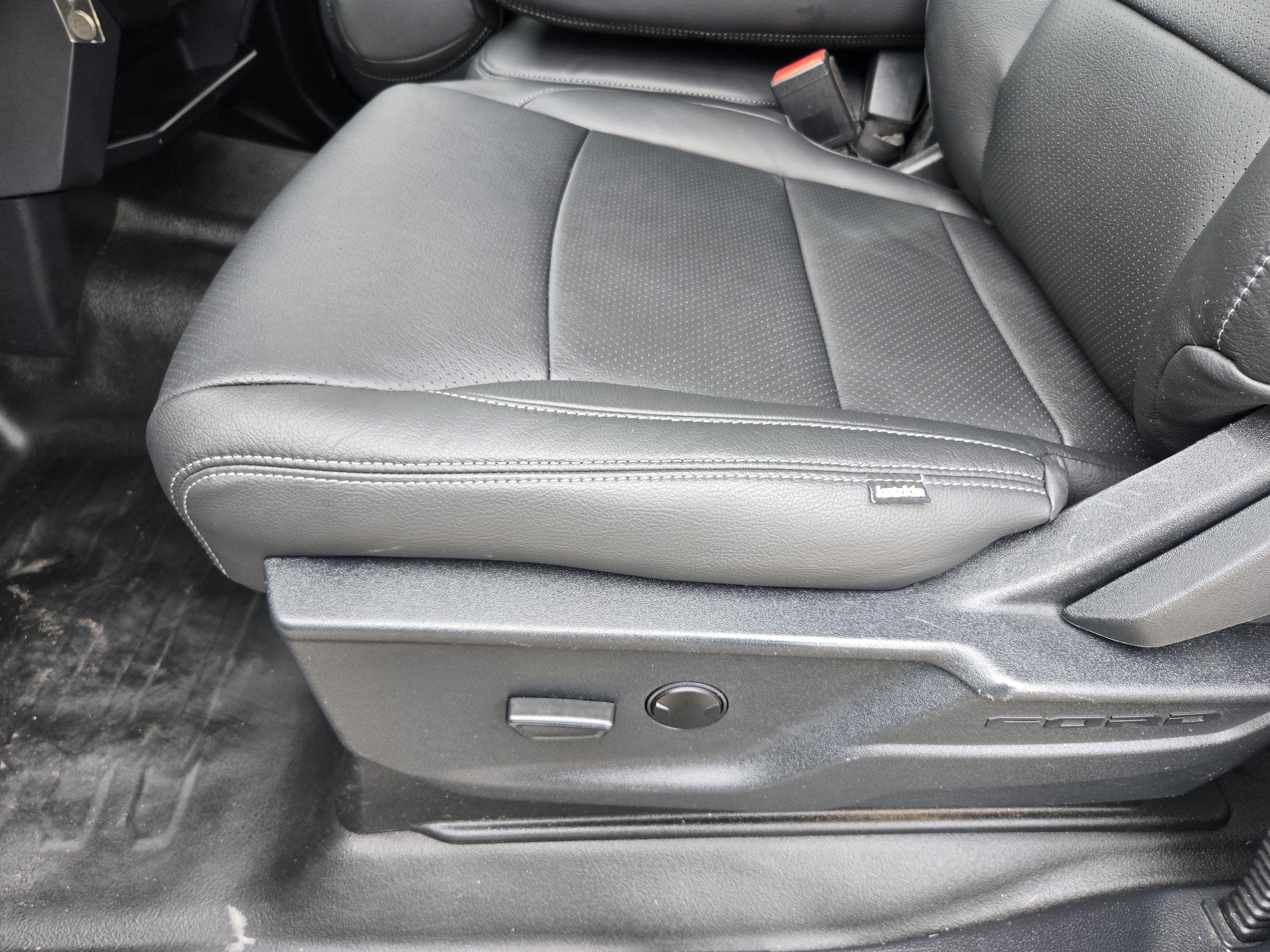 Certified 2022 Ford F150 XLT w/ Equipment Group 301A Mid image 18