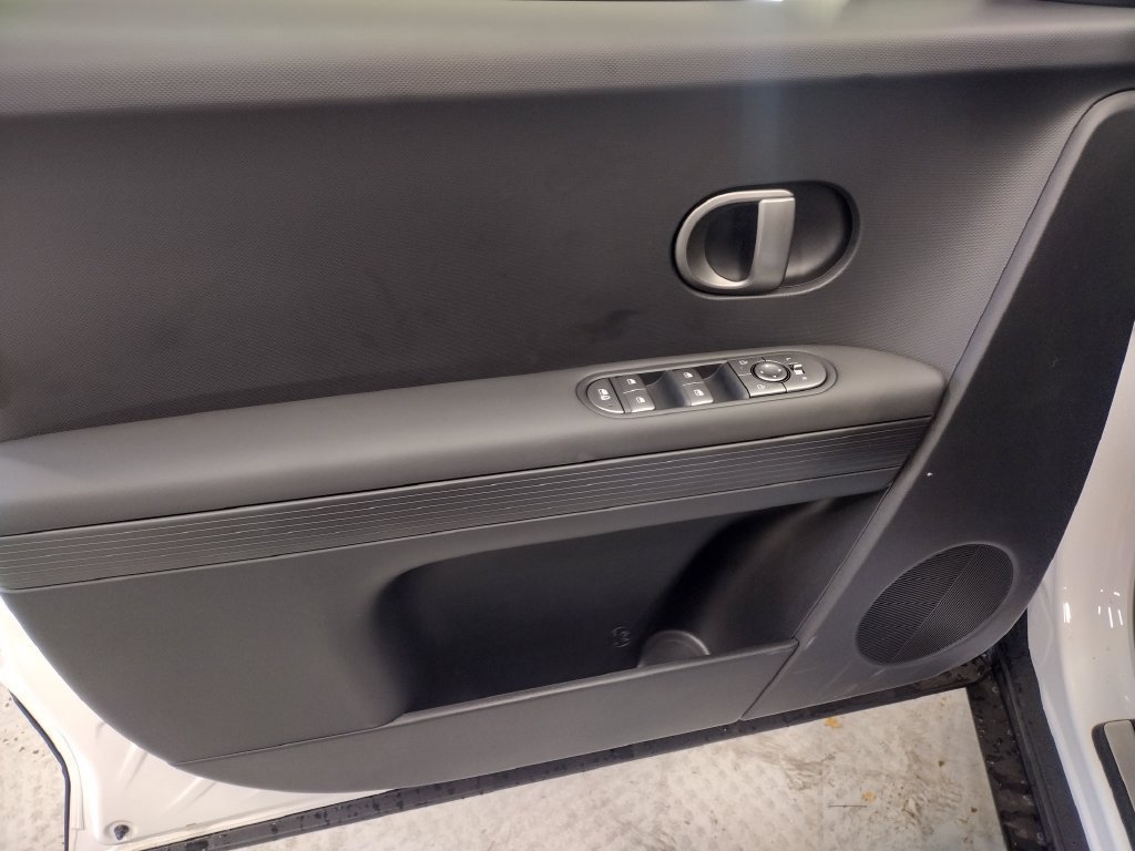 New 2027 Hyundai Ioniq 5 SEL AWD/4WD image 18