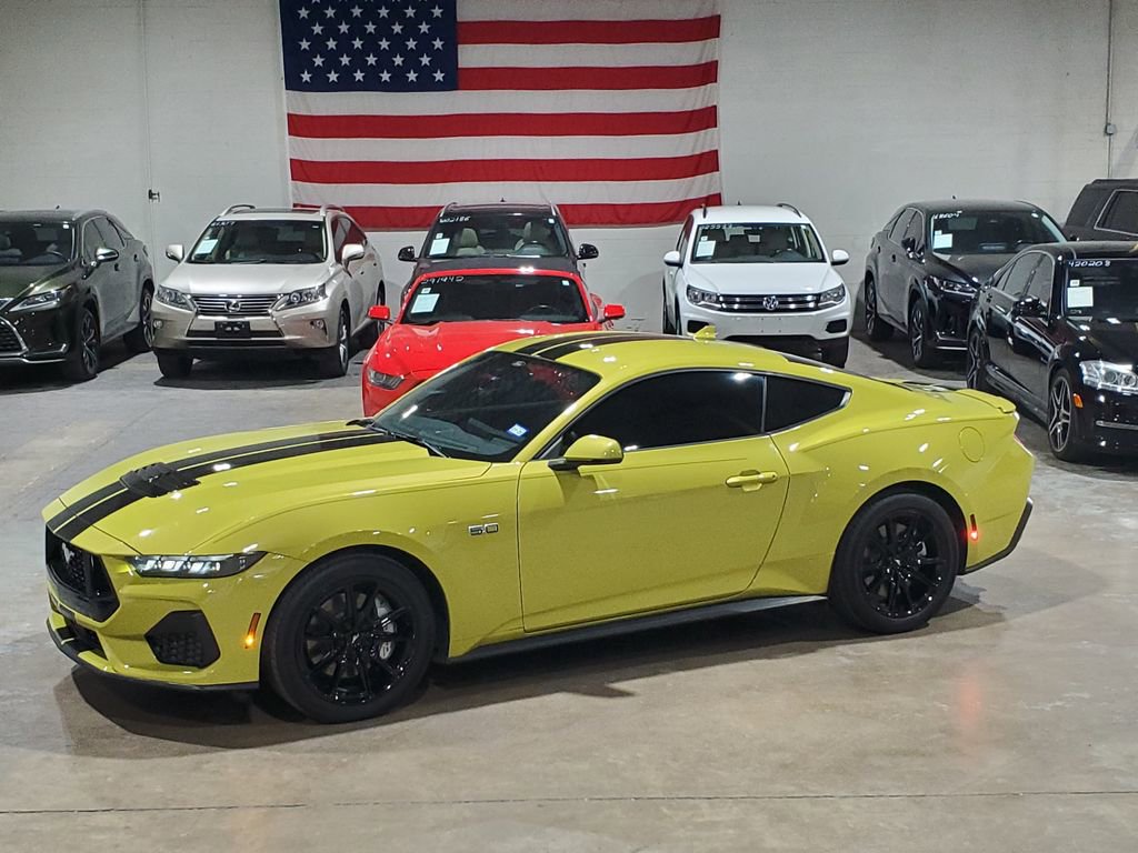Used 2025 Ford Mustang GT Premium RWD image 25