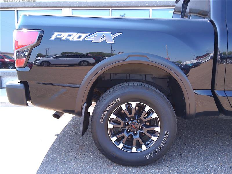 Used 2022 Nissan Titan PRO-4X w/ Pro-4x Convenience Package AWD/4WD image 2