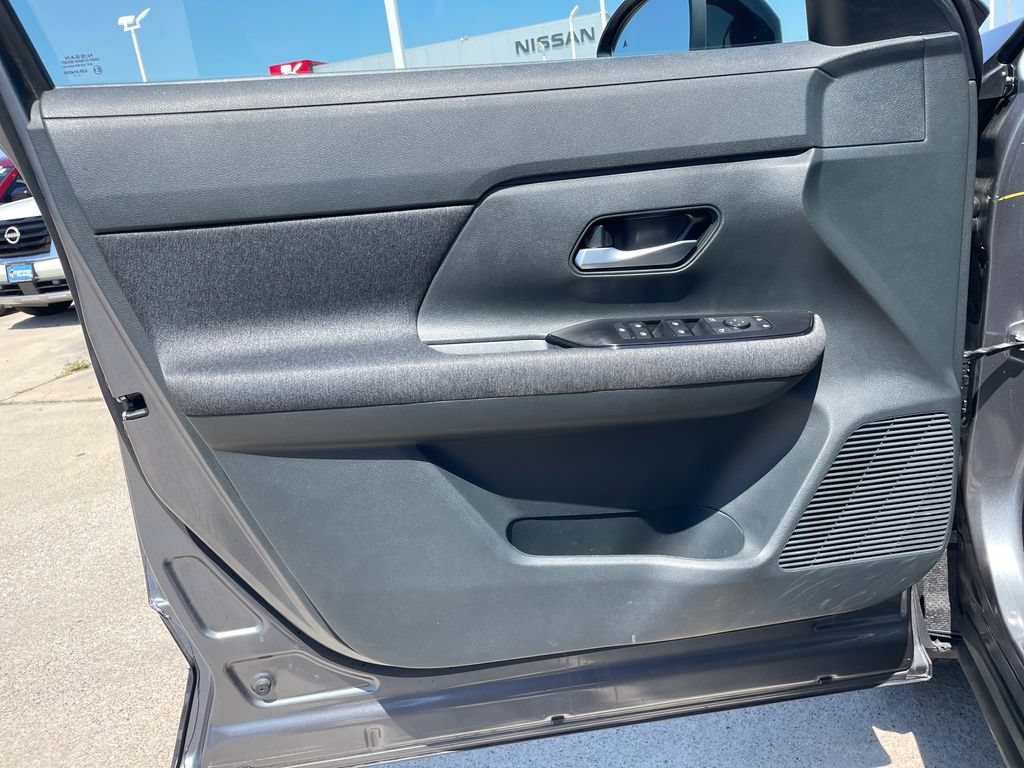 Certified 2025 Nissan Kicks SV w/ SV Premium Package FWD image 10